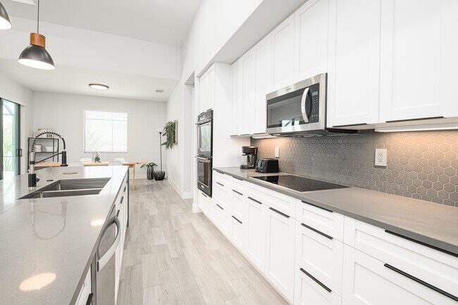 Building Photo - 3432 SW 8th St