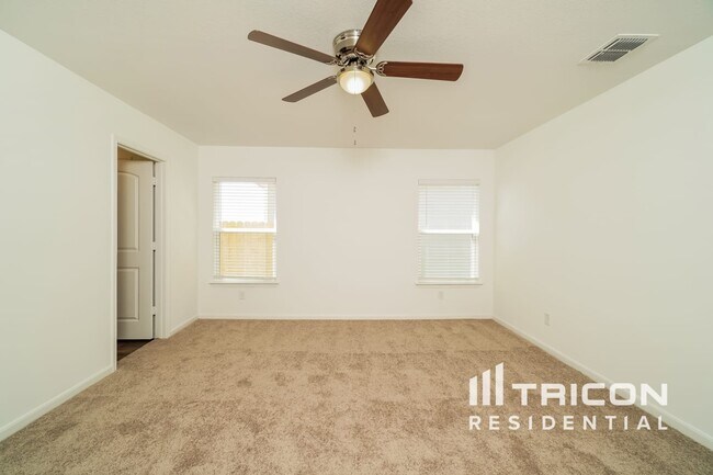 Building Photo - 3967 Trail de Paris