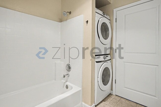 Building Photo - 15060 NW Central Dr