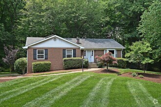 Building Photo - 3142 Searsmont Pl