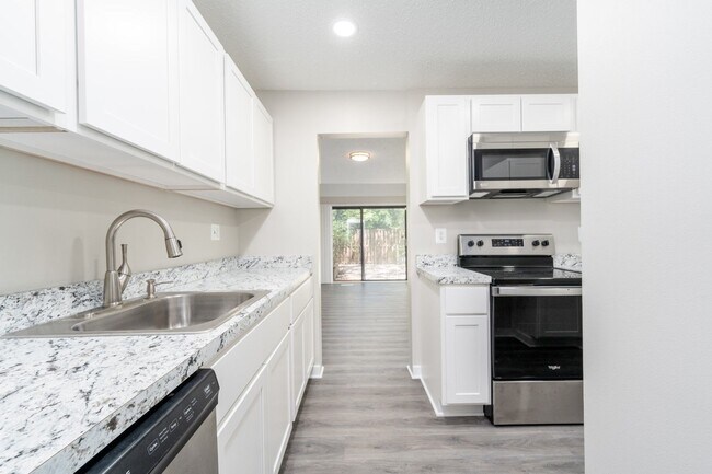 Building Photo - 2218 Clove Terrace