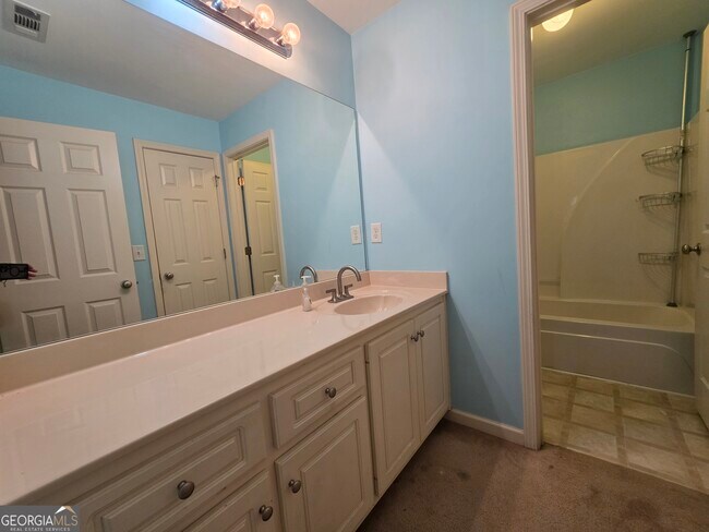 Building Photo - 94 Courtland Dr