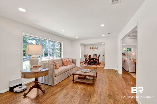 Building Photo - 8960 Morphy Ave