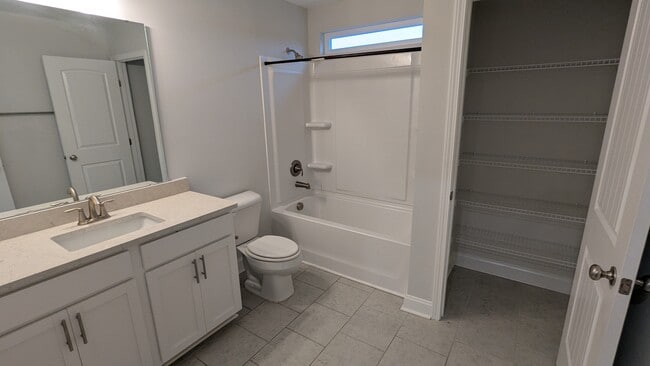 Building Photo - 208 Glick Wy