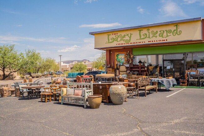 Building Photo - Downtown Cave Creek Patio Homes!
