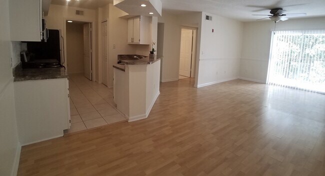 Building Photo - Beautiful 2/2 condo for rent next to Waterford Lakes Town Center and UCF