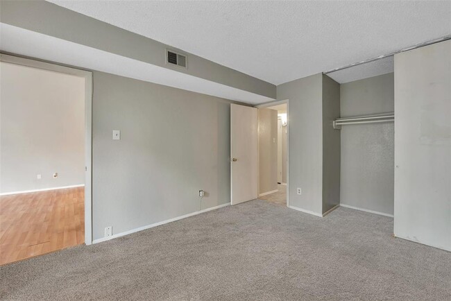 Building Photo - 6345 Cattails Ln
