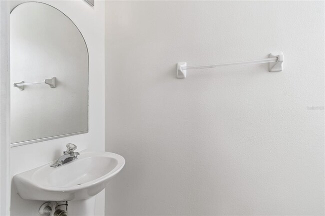 Building Photo - 571 Shoreham Ct NE