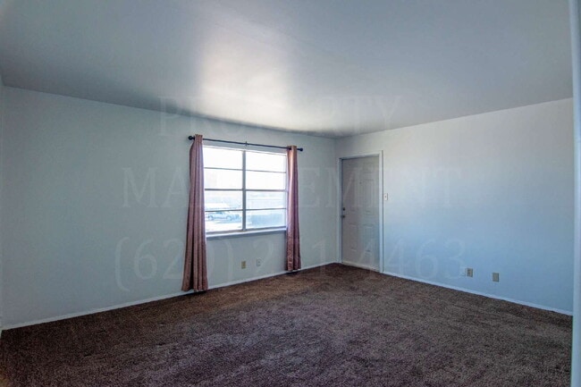 Building Photo - Spacious 2-Bedroom Apartment with Off-Street Parking & On-Site Laundry