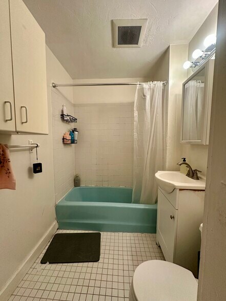 Building Photo - 30 Ashford St