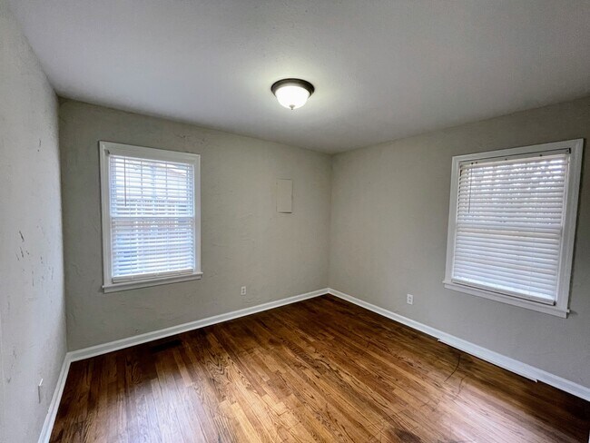 Building Photo - 615 Austin Dr NW