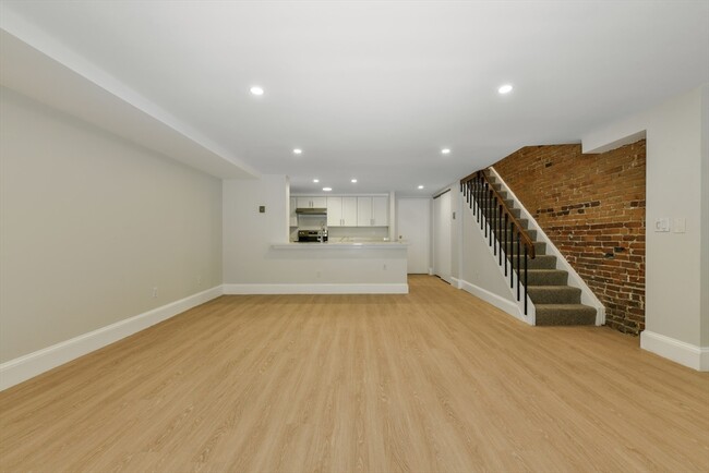 Building Photo - 97 Appleton St