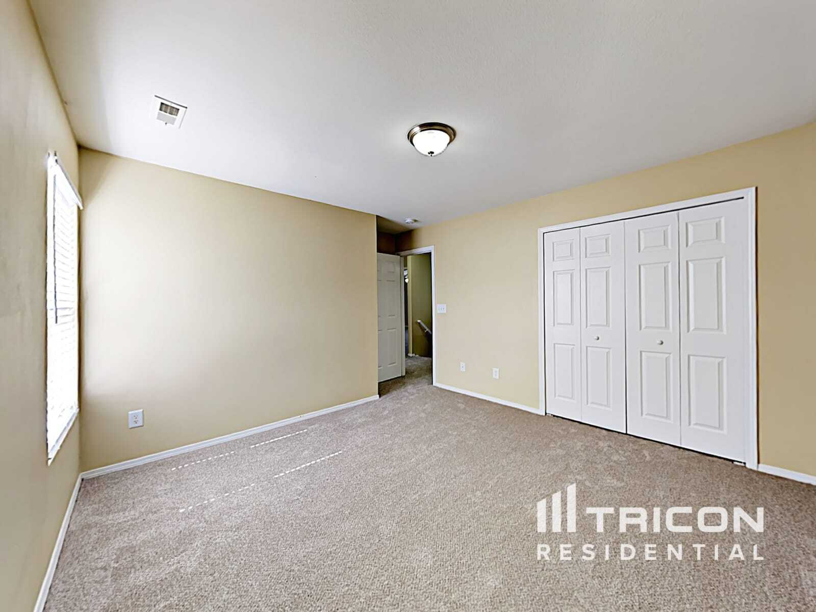 Building Photo - 2801 Buckleigh Dr
