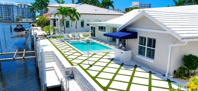 Building Photo - 885 Nafa Dr