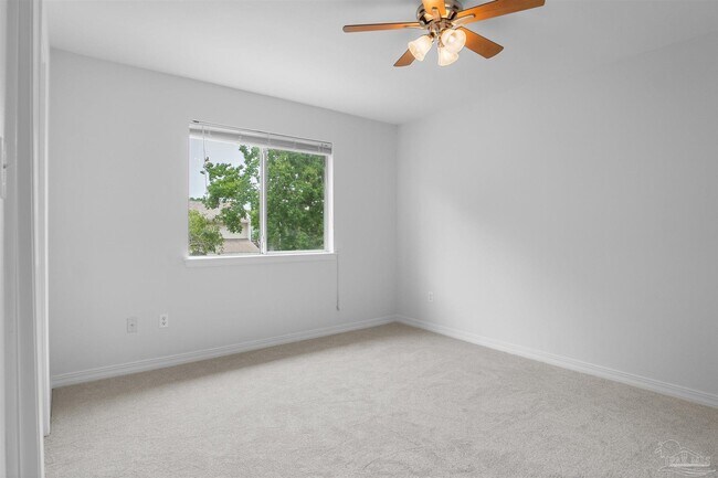 Building Photo - 1356 Redwood Ln