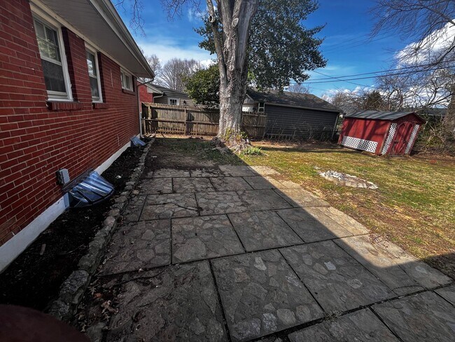 Building Photo - Spacious 3 Bedroom With A Basement
