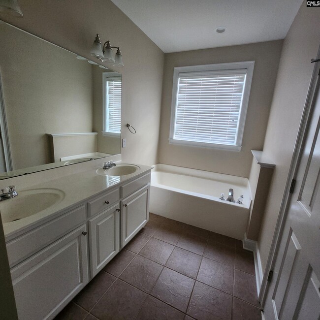 Building Photo - 118 Coopers Pond Dr