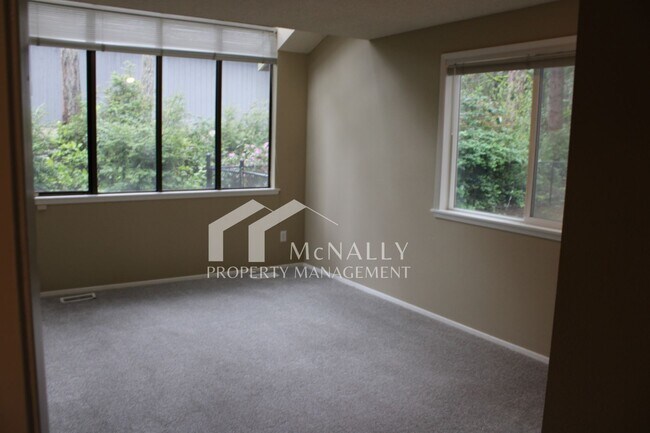 Building Photo - Beautiful 3BR Home in Cul-de-Sac – Loft, Deck & 3-Car Garage