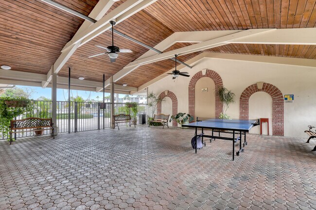 Building Photo - 2687 Garden 205 Dr