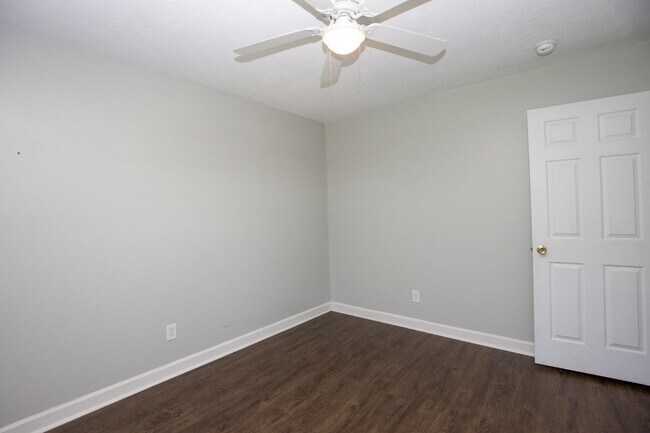Building Photo - Adorable 3 bedroom 2 bath + Bonus in Raeford