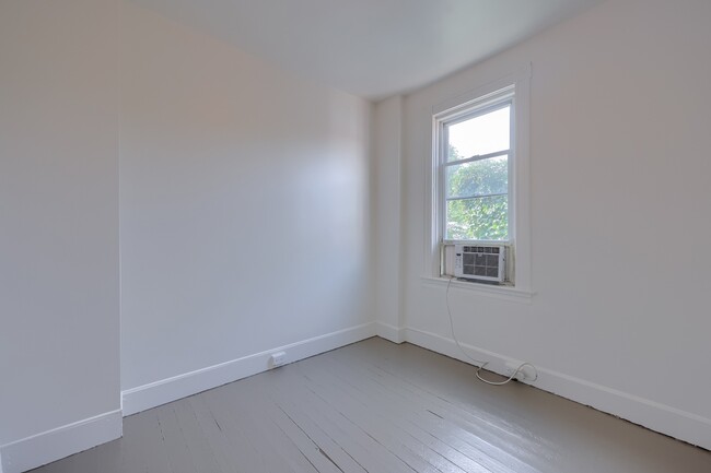 Building Photo - 464 Lafayette St