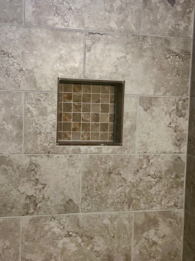 Building Photo - 95 Oakwood Dr