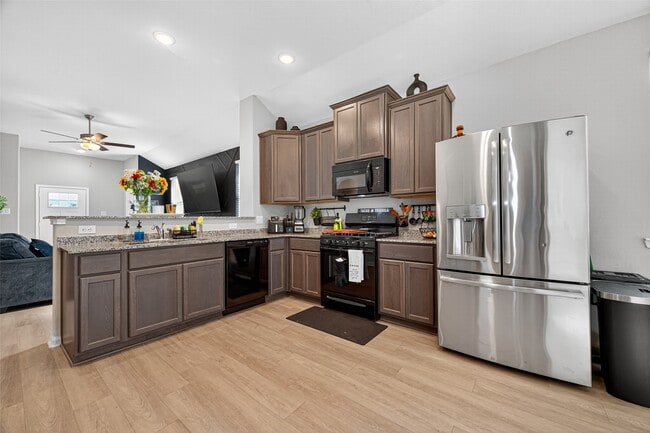 Building Photo - 8014 Barret Travis Ct