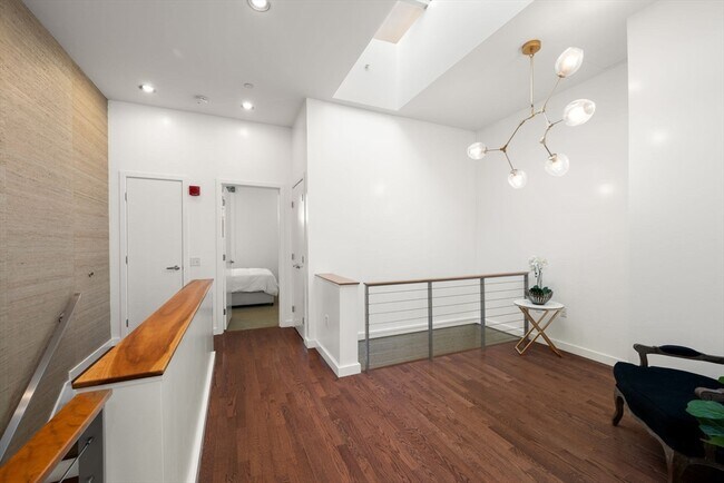 Building Photo - 88 Kingston St