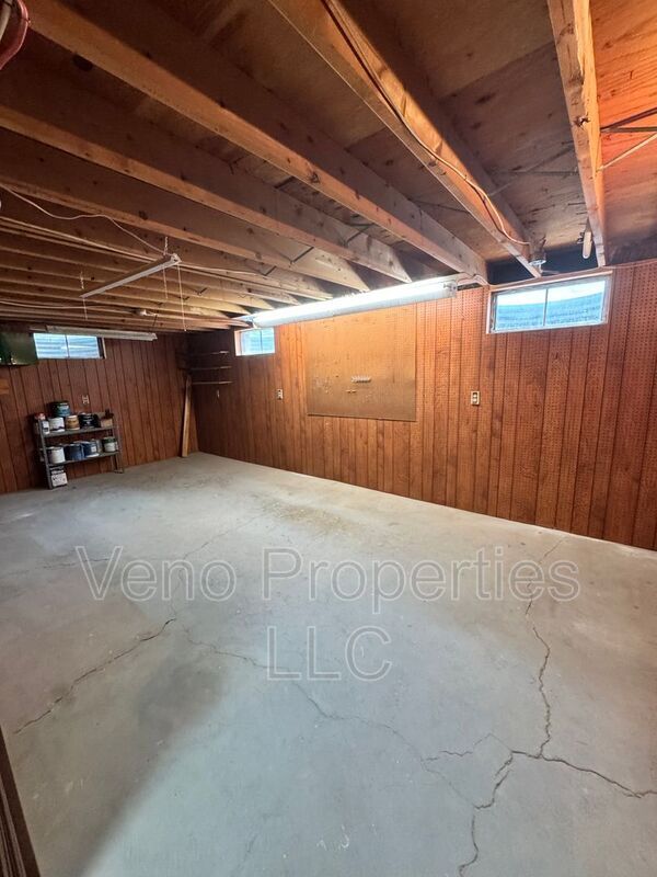 Building Photo - 23 Glenwood Dr