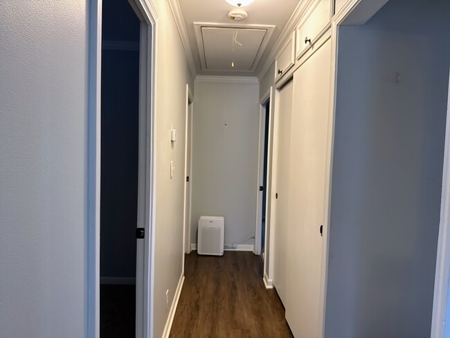 Building Photo - 905 Brentwood Dr