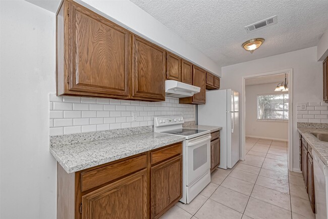 Building Photo - 14179 Misty Meadow Ln