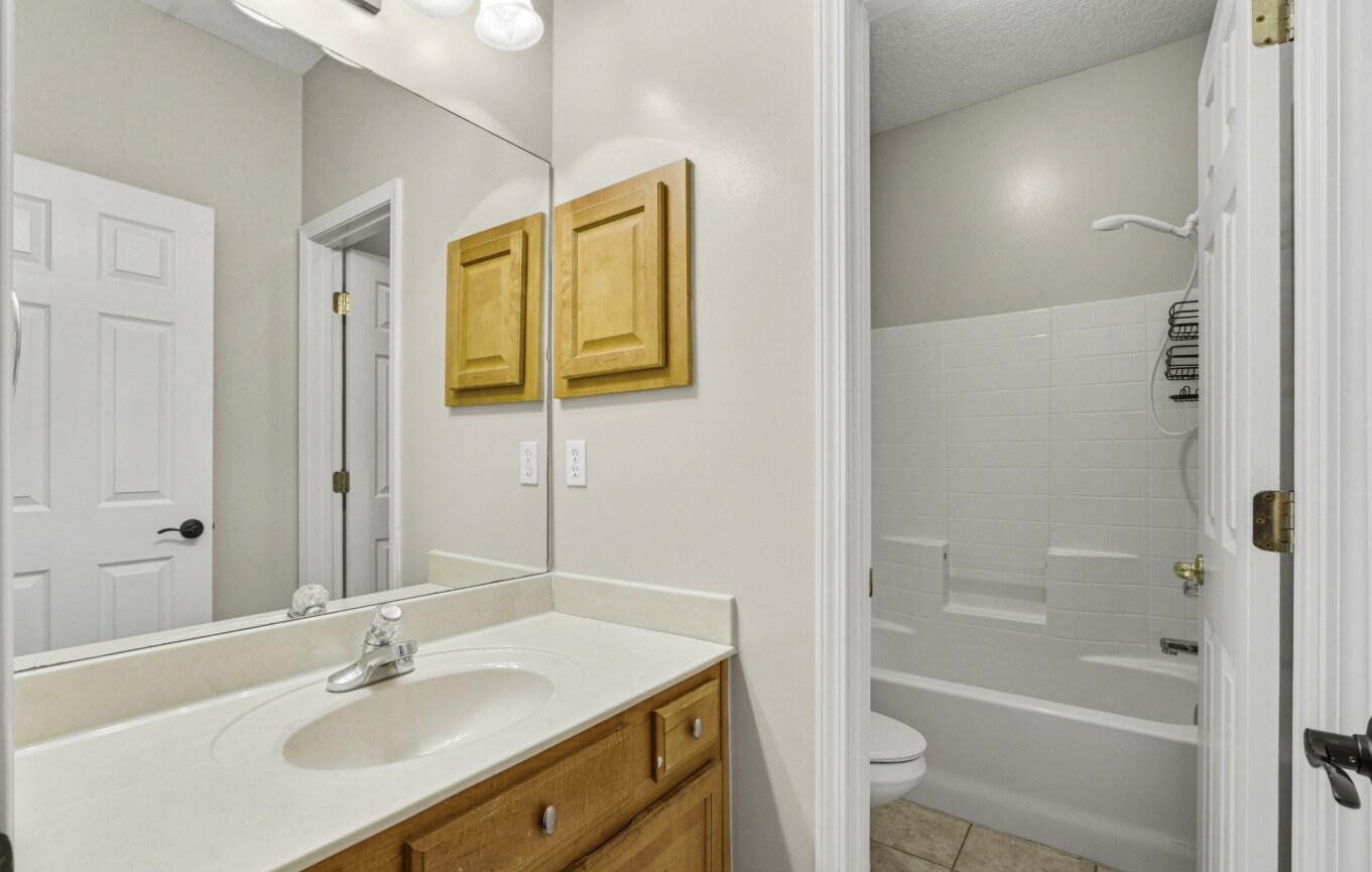 Building Photo - 1601 Majestic View Ln