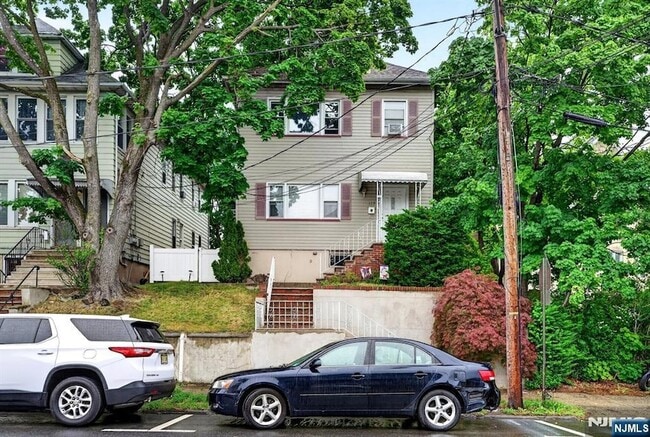 Building Photo - 319 Paterson Ave