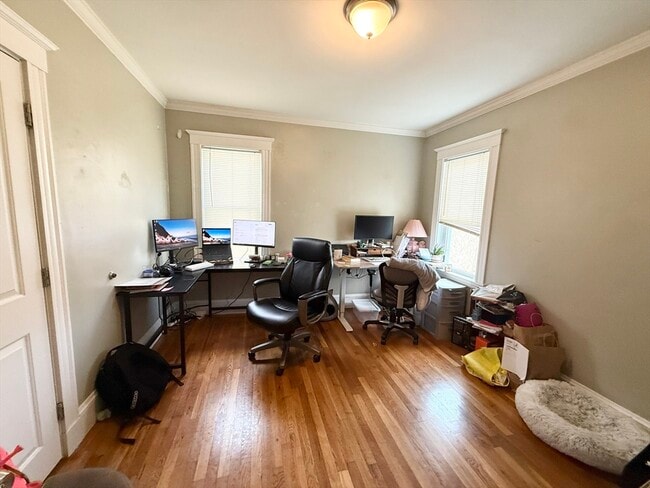 Building Photo - 81 Florence St