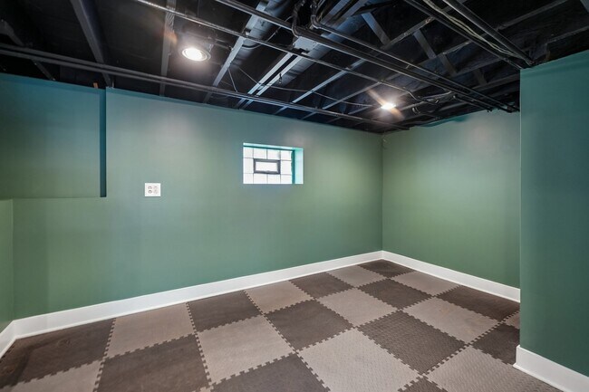Building Photo - 272 N Willow Rd