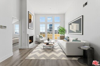 Building Photo - 1225 Armacost Ave