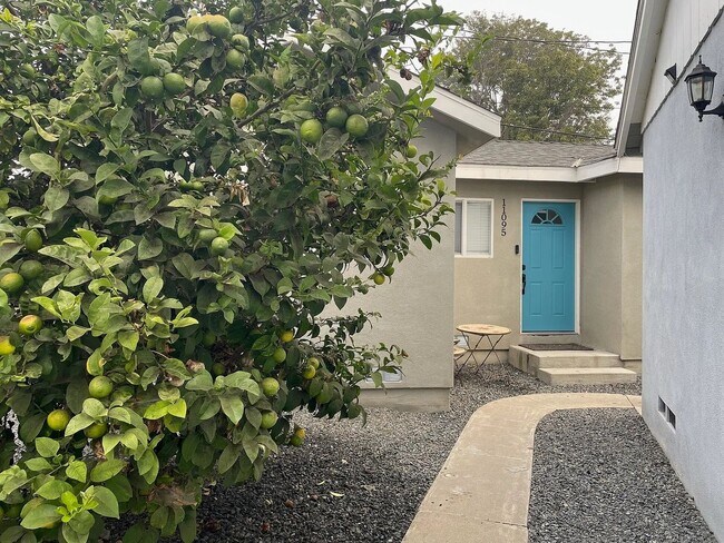 Building Photo - 11091 Violet Dr