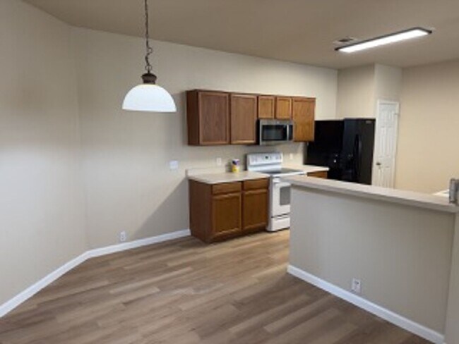 Building Photo - 927 Rustling Cove