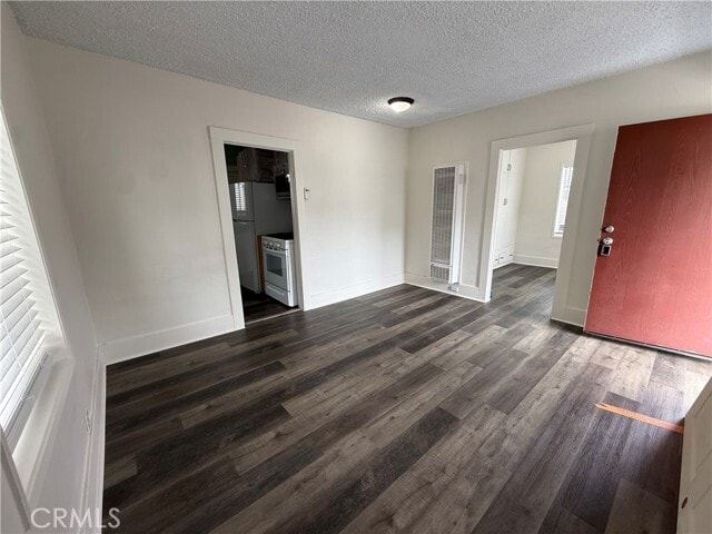 Building Photo - 1053 Loma Dr