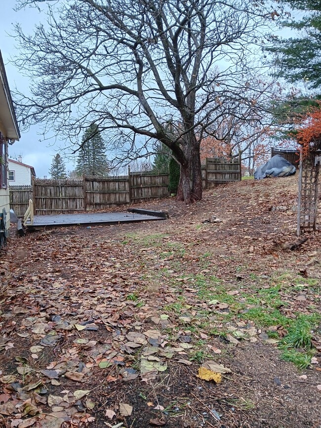 Building Photo - 2479 Malletts Bay Ave