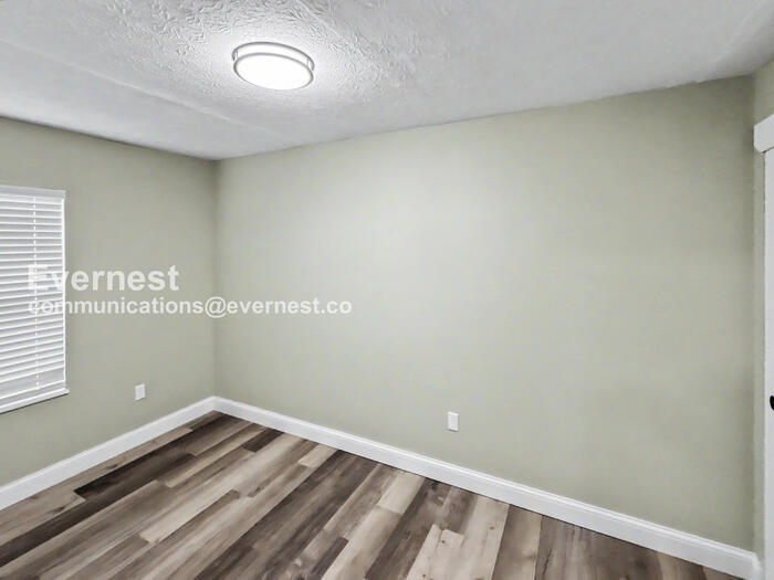 Building Photo - 144 Marvin Ln