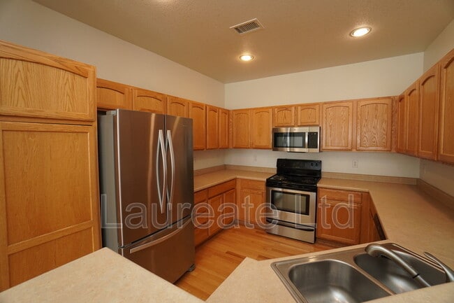 Building Photo - 194 Whitehaven Cir