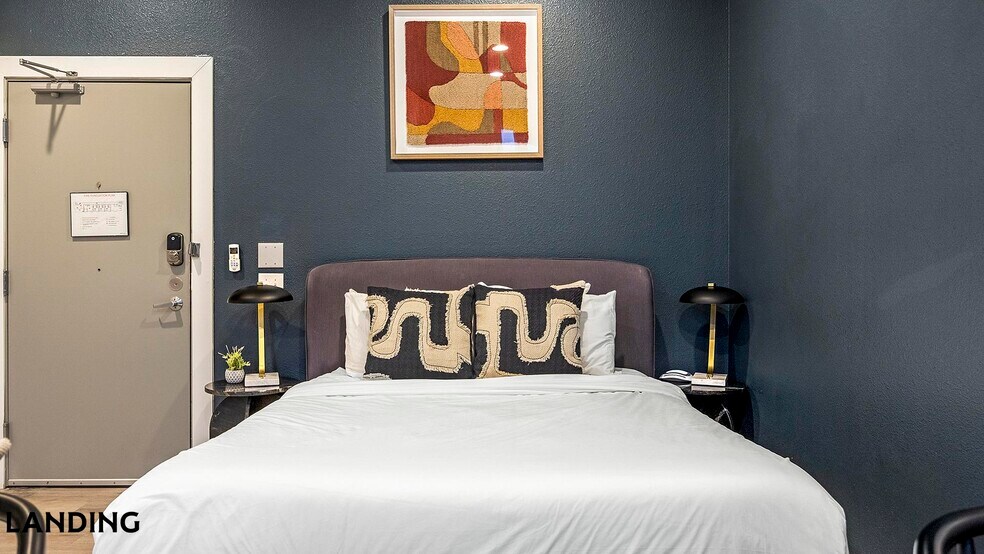 Building Photo - 3024-3024 Zuni St