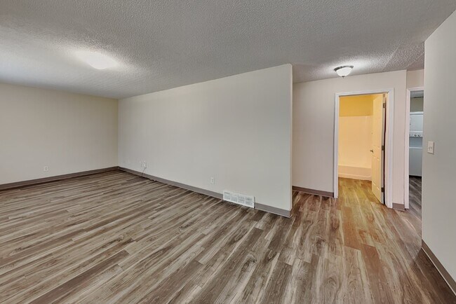 Building Photo - 218 Stanton Ave