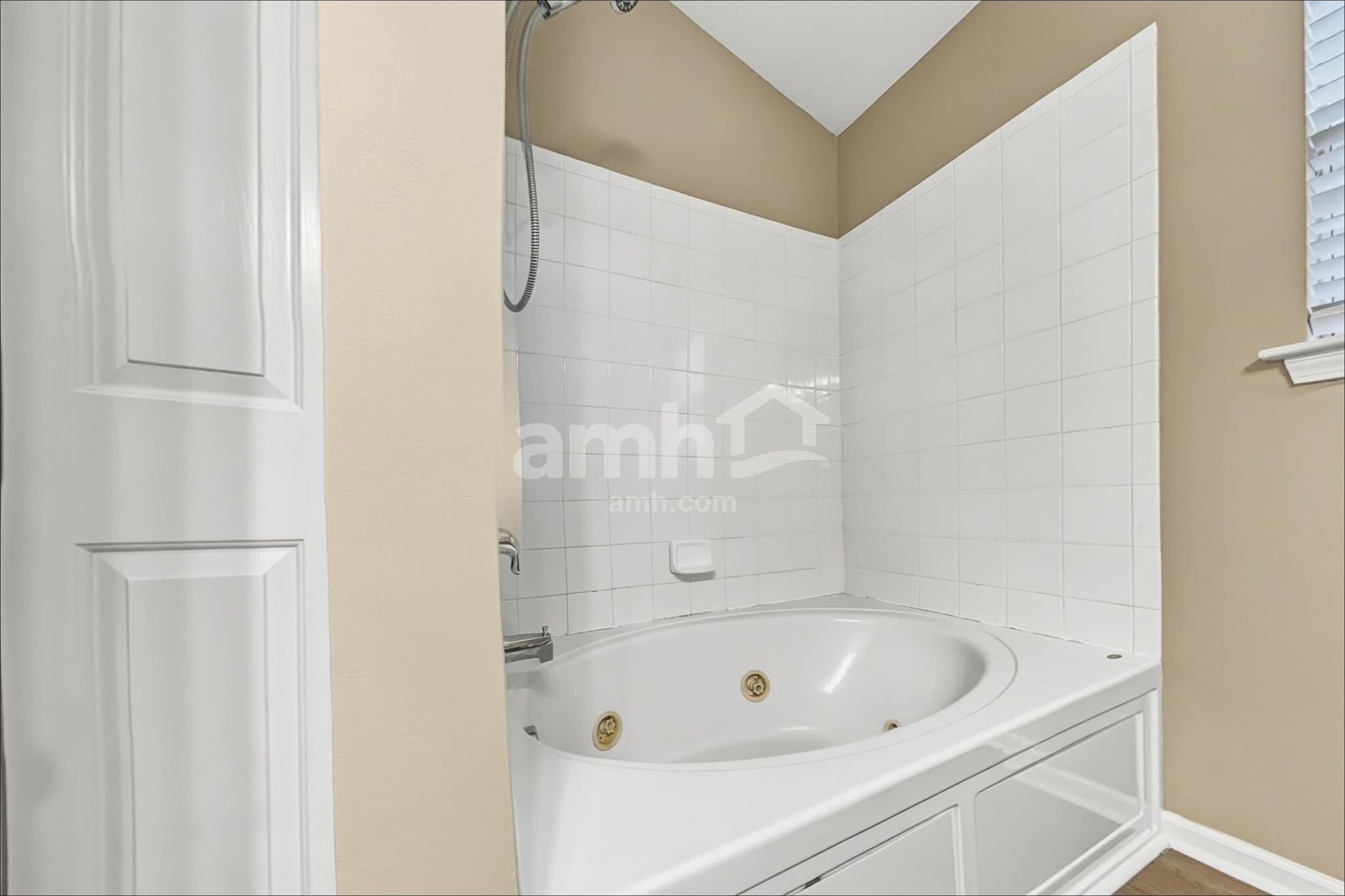 Building Photo - 86 Chesterfield Ct