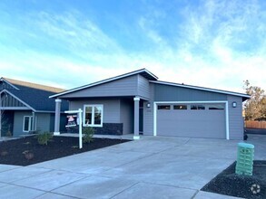 Building Photo - 4756-4758 SW Zenith Ave