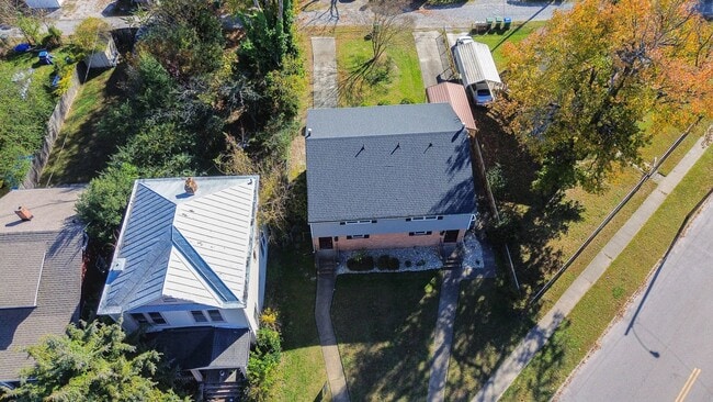 Building Photo - Charming 2-Bedroom Home with Hardwood Floors in North Highland Park