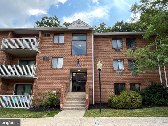 Building Photo - 400 Campbell Cir