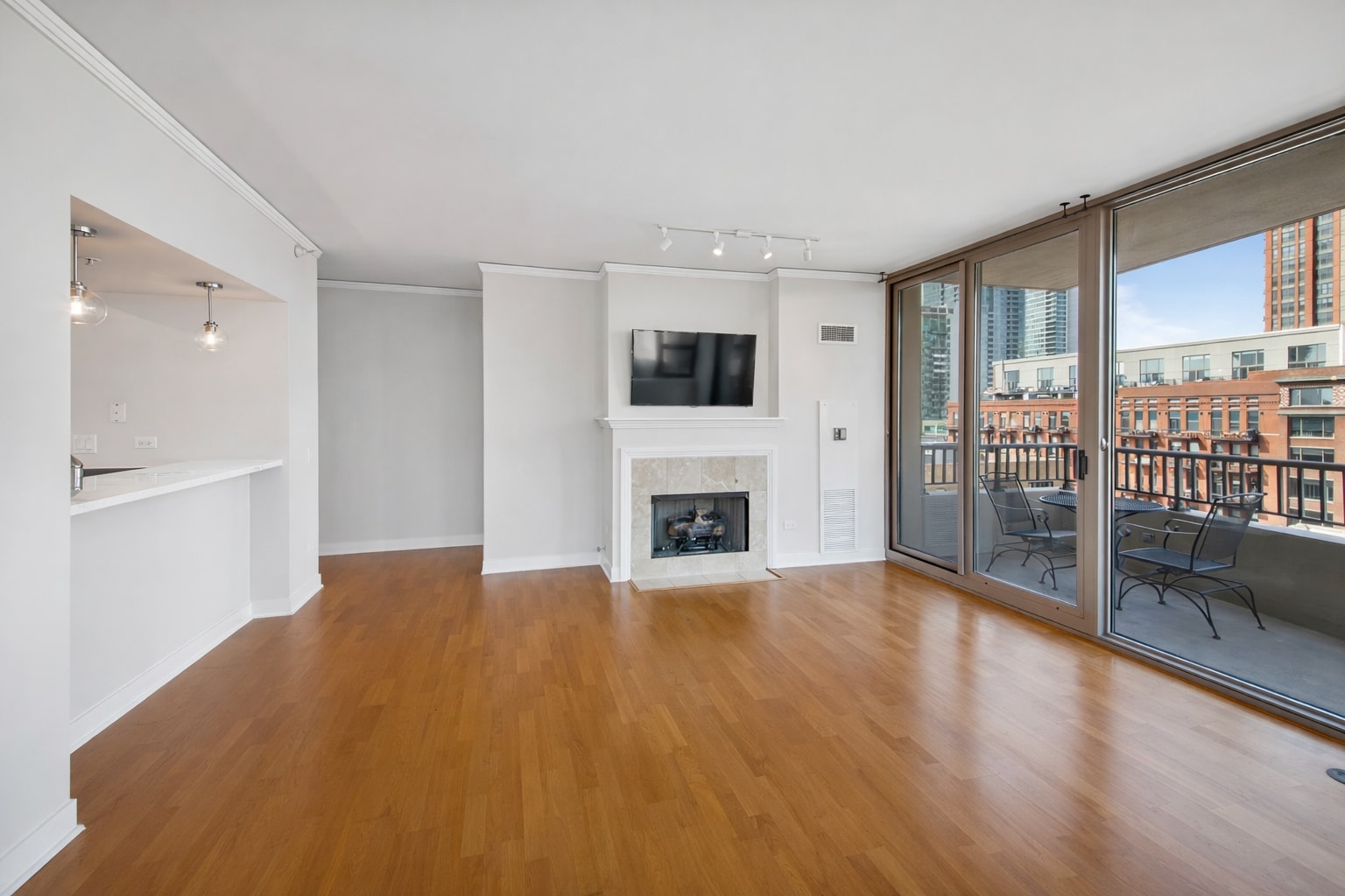 Building Photo - 200 N Jefferson St