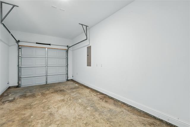 Building Photo - 559 Elkhart Ave